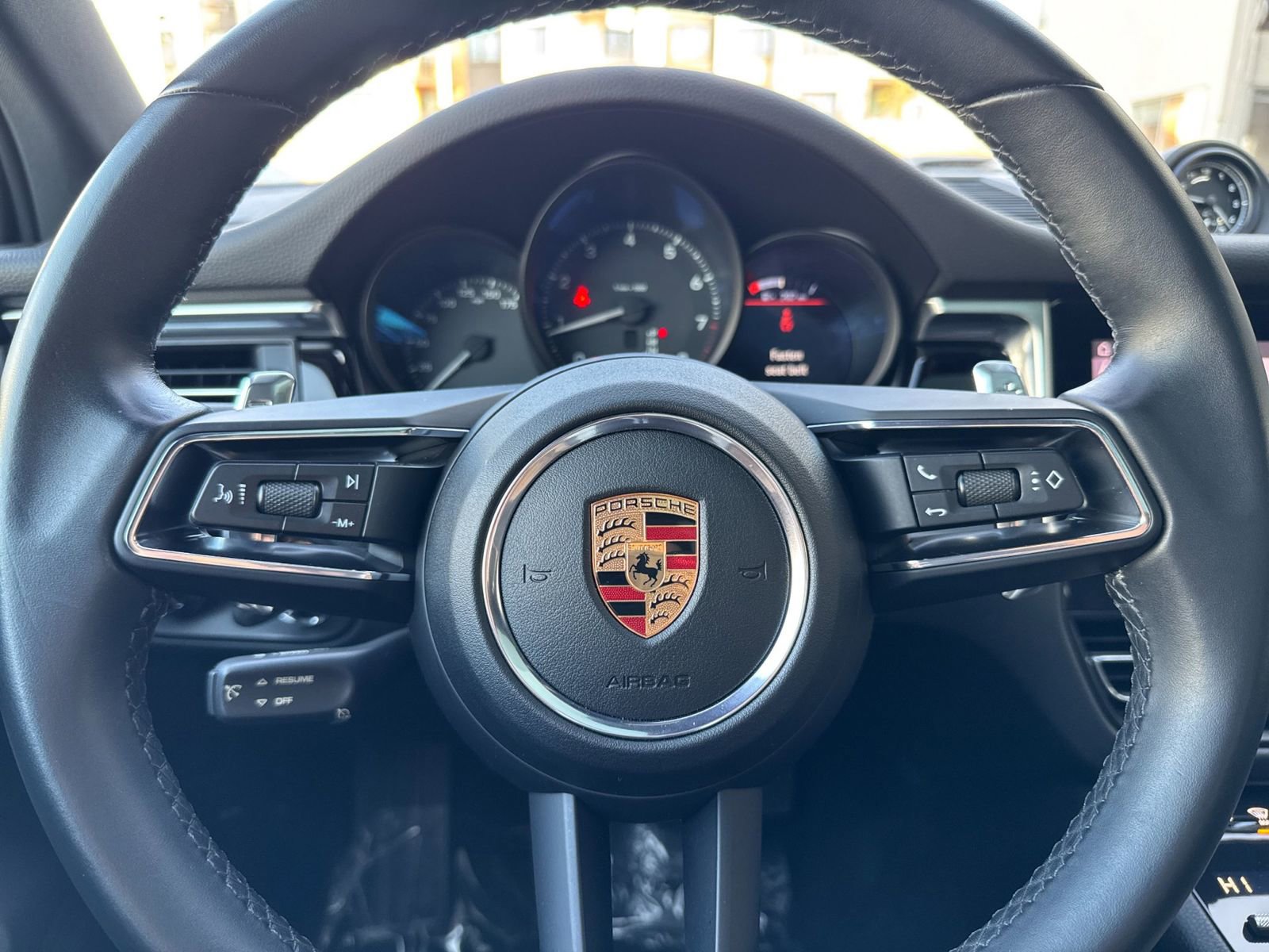 Certified 2022 Porsche Macan image 27