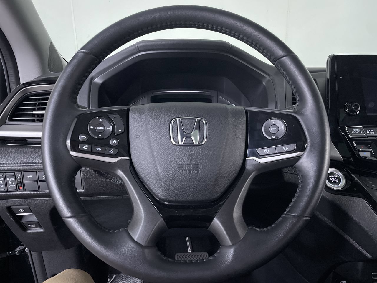 Used 2023 Honda Odyssey Touring image 13