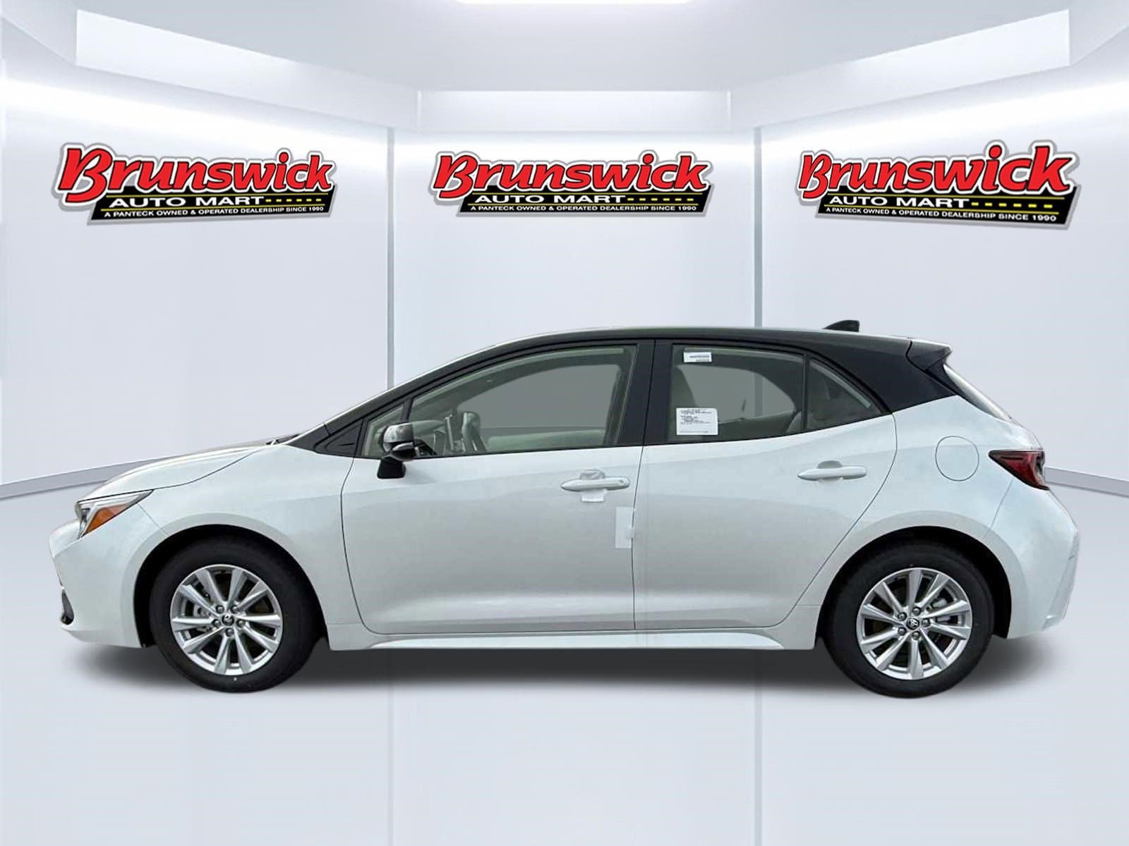 New 2026 Toyota Corolla SE image 3