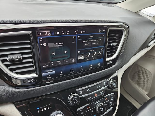 Used 2023 Chrysler Pacifica Touring-L FWD image 29
