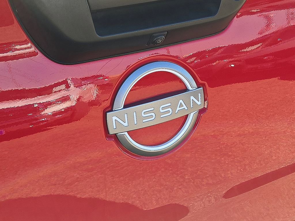 Used 2024 Nissan Titan SV w/ SV Convenience Package image 13