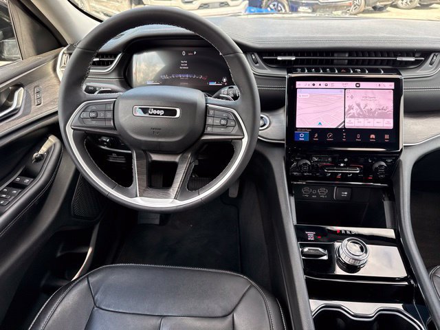 Used 2023 Jeep Grand Cherokee Limited AWD/4WD image 22