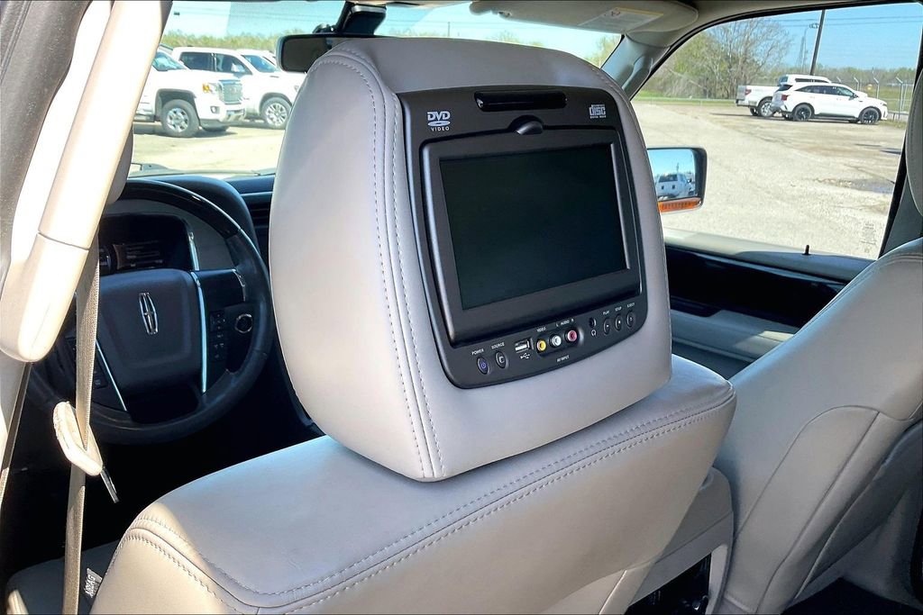 Used 2017 Lincoln Navigator Select image 26