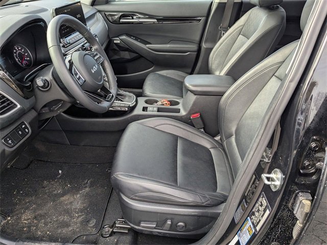 Used 2023 Kia Seltos SX w/ SX Sunroof Package image 13