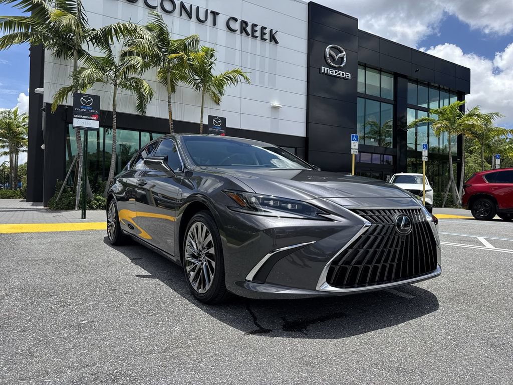Used 2024 Lexus ES 300h Ultra Luxury w/ Accessory Package (Z2) FWD image 30