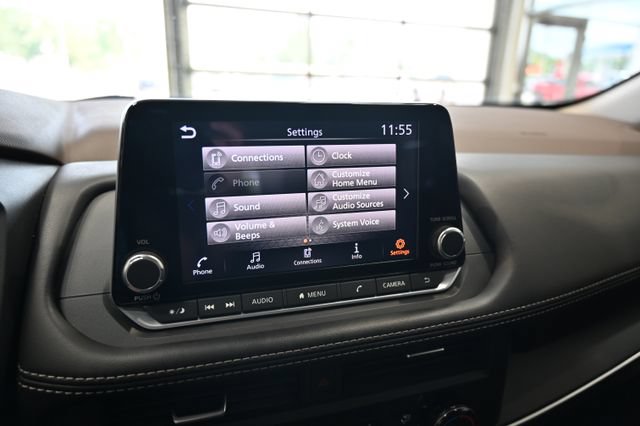 Used 2023 Nissan Rogue S AWD/4WD image 15