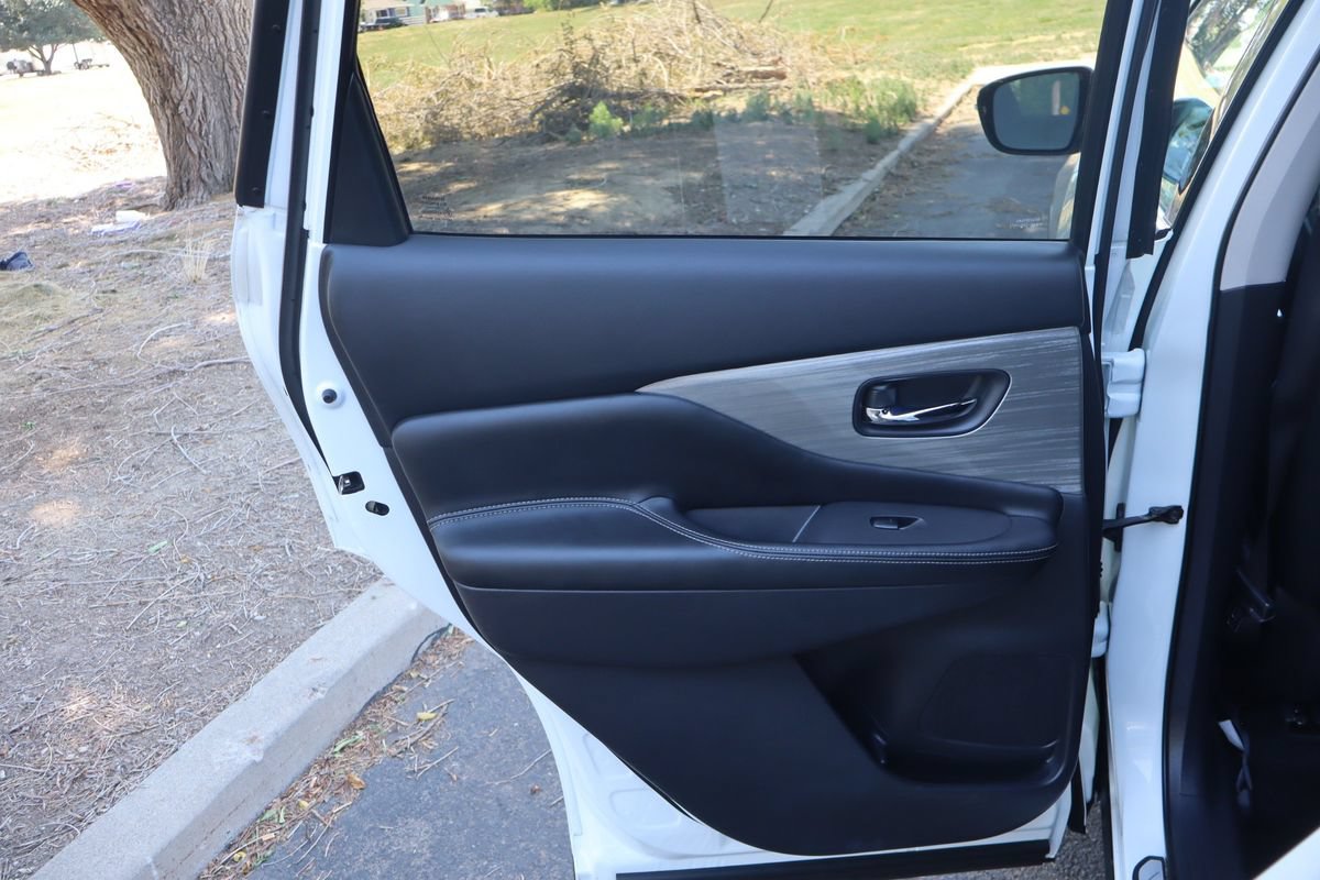 Used 2015 Nissan Murano SV w/ Premium Package AWD/4WD image 24