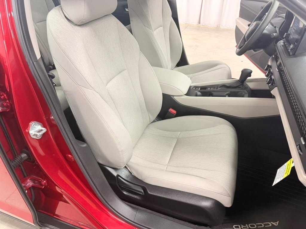 Certified 2025 Honda Accord SE image 39