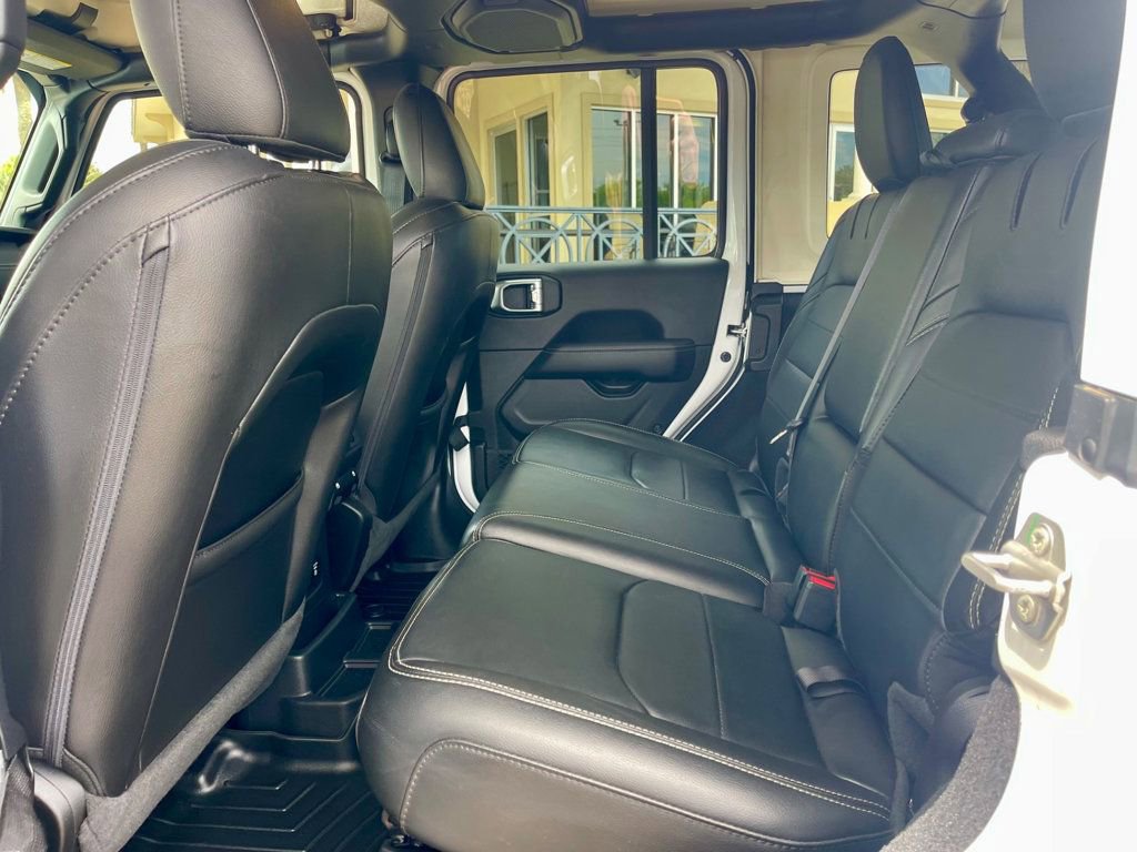 Used 2023 Jeep Wrangler Unlimited Sahara image 12