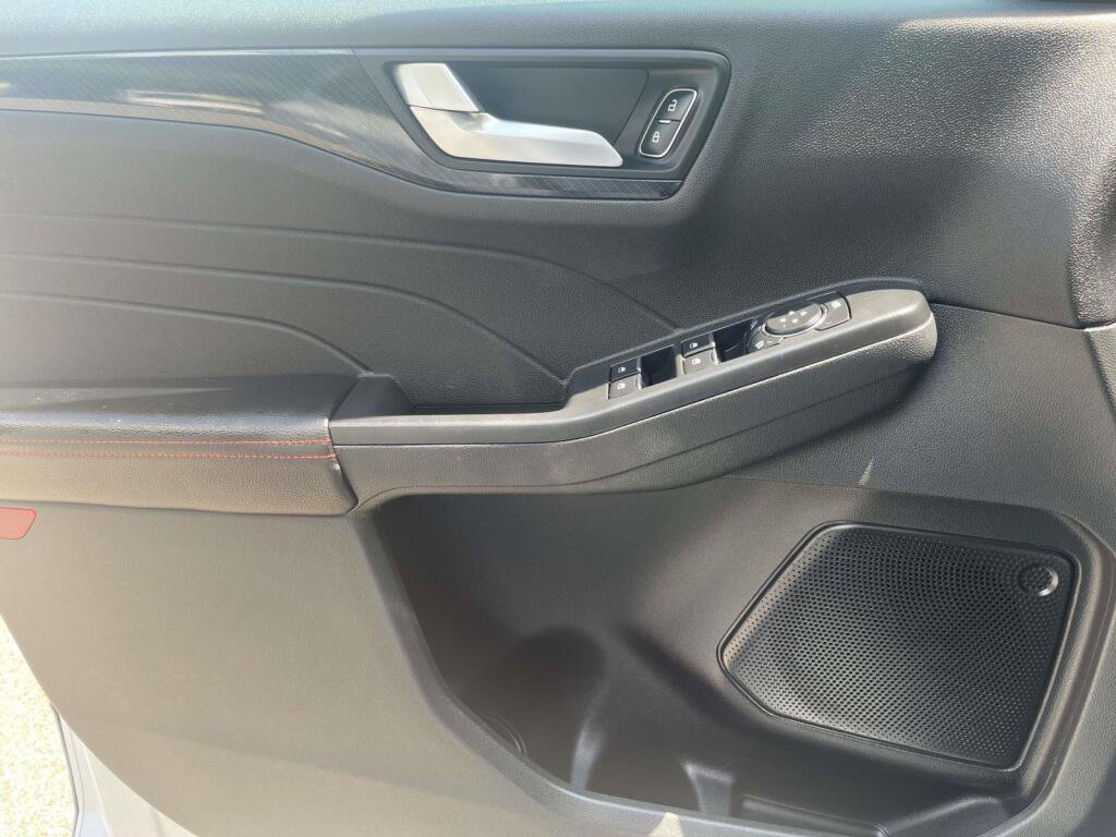 Used 2023 Ford Escape ST-Line w/ Tech Pack #1 FWD image 31