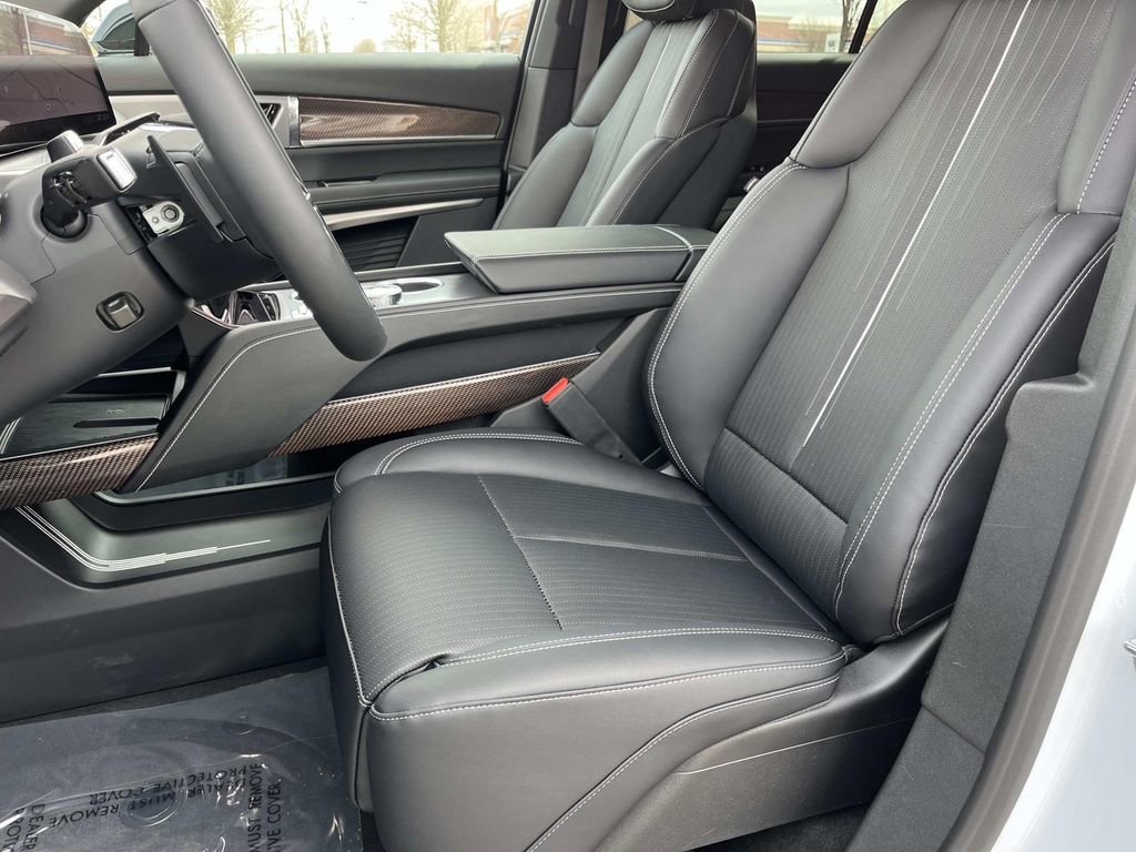 New 2026 Cadillac Vistiq Luxury AWD/4WD image 22
