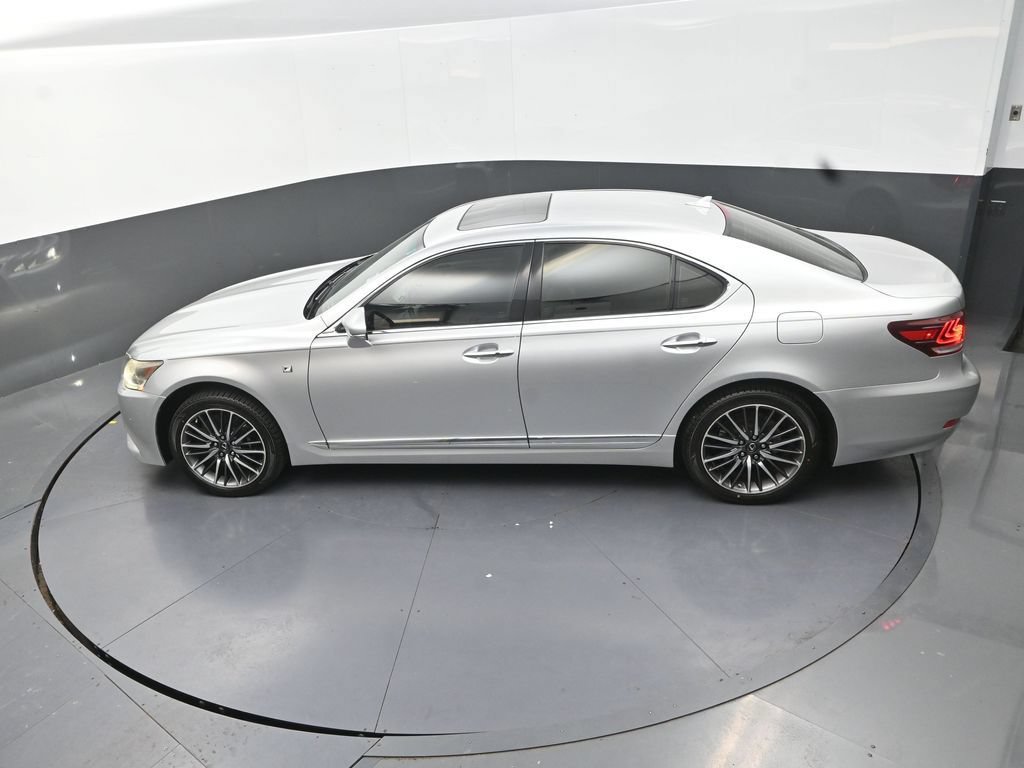 Used 2013 Lexus LS 460 AWD w/ F-Sport Pkg image 18
