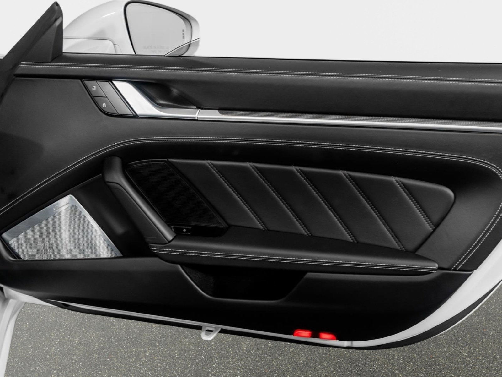 Used 2023 Porsche 911 Turbo S image 50