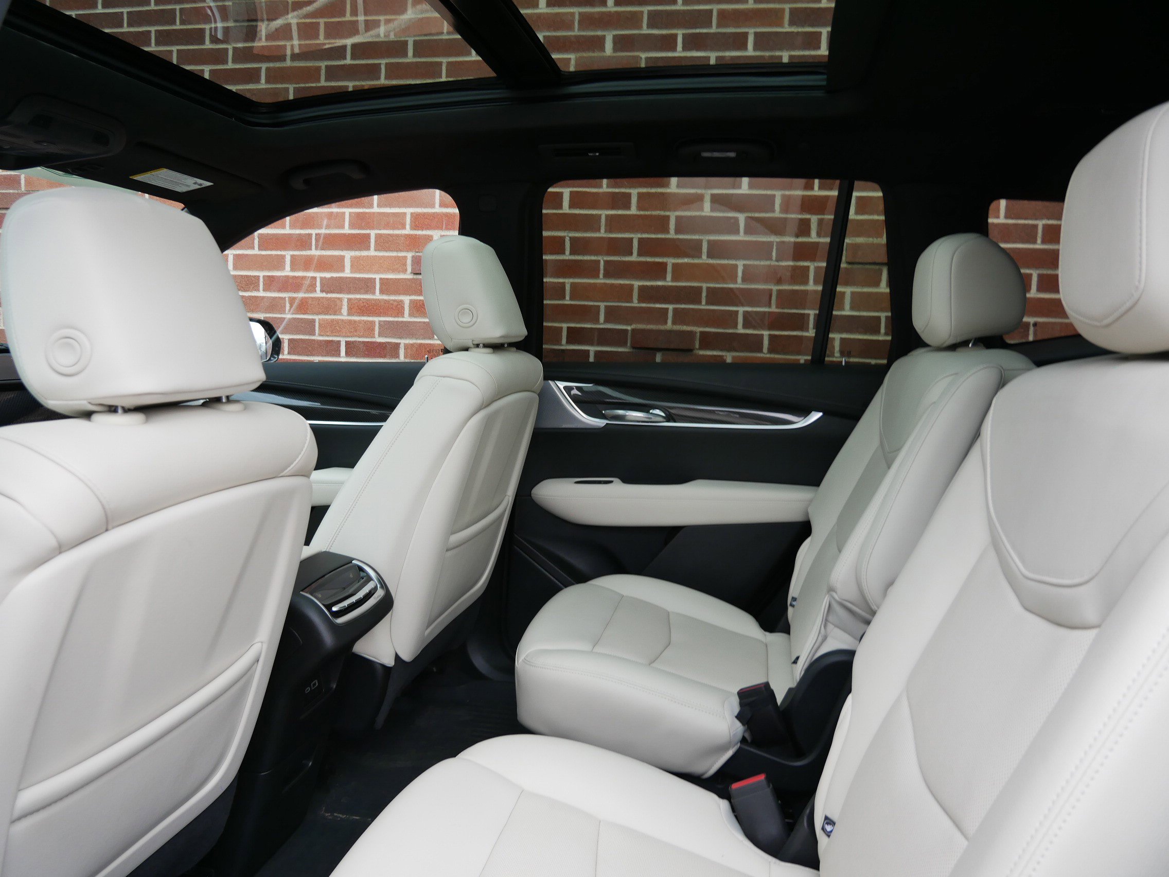 Certified 2023 Cadillac XT6 Sport w/ LPO, Floor Liner Package AWD/4WD image 10