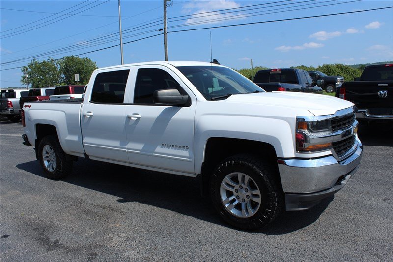 Used 2018 Chevrolet Silverado 1500 LT w/ Max Trailering Package AWD/4WD image 9