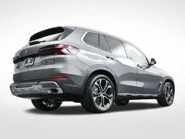 New 2026 BMW X5 xDrive50e w/ Premium Package AWD/4WD image 32