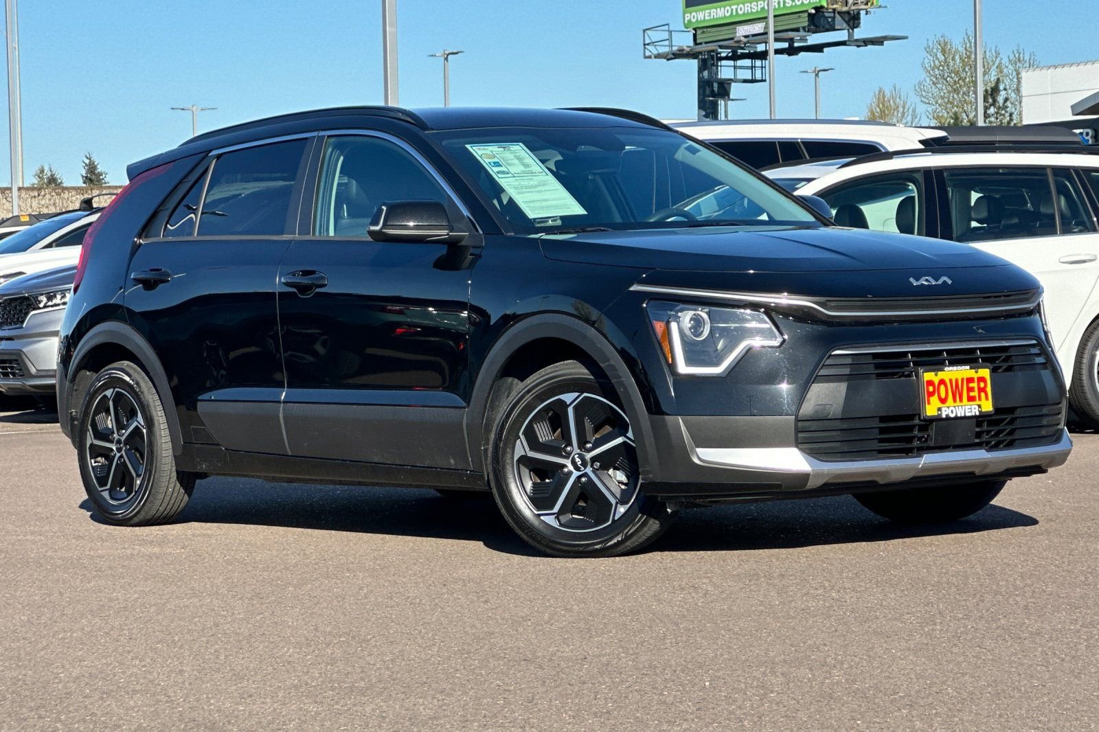 Used 2023 Kia Niro EX image 2