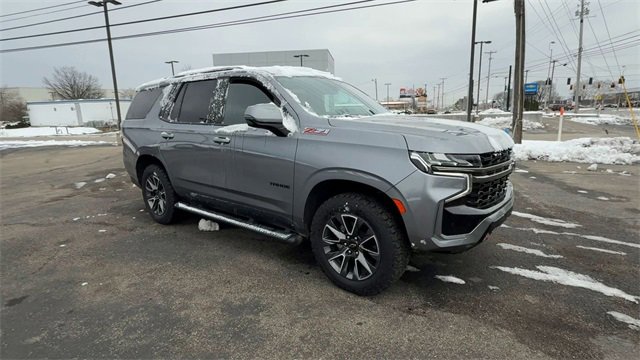 Used 2022 Chevrolet Tahoe Z71 w/ Luxury Package image 2