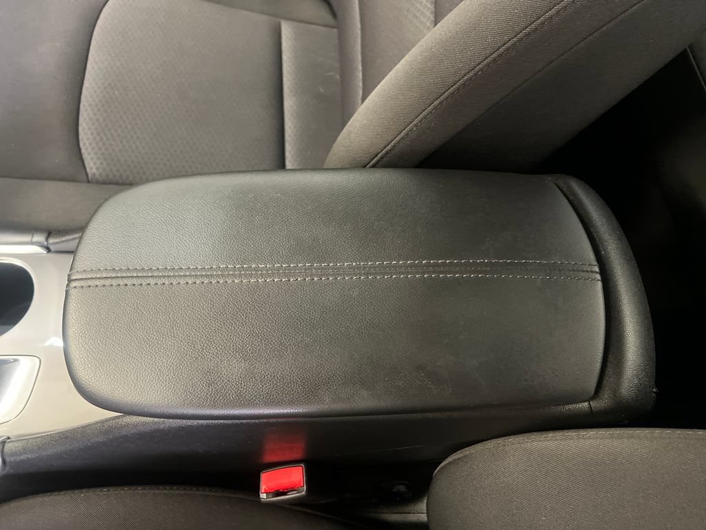 Used 2018 Chevrolet Malibu LT w/ Driver Confidence Package FWD image 32