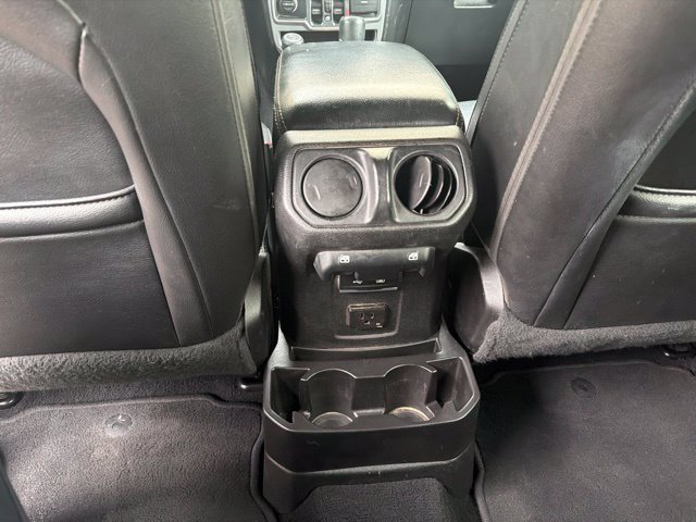 Used 2019 Jeep Wrangler Unlimited Sahara w/ Uconnect 4C Nav & Sound Group AWD/4WD image 17