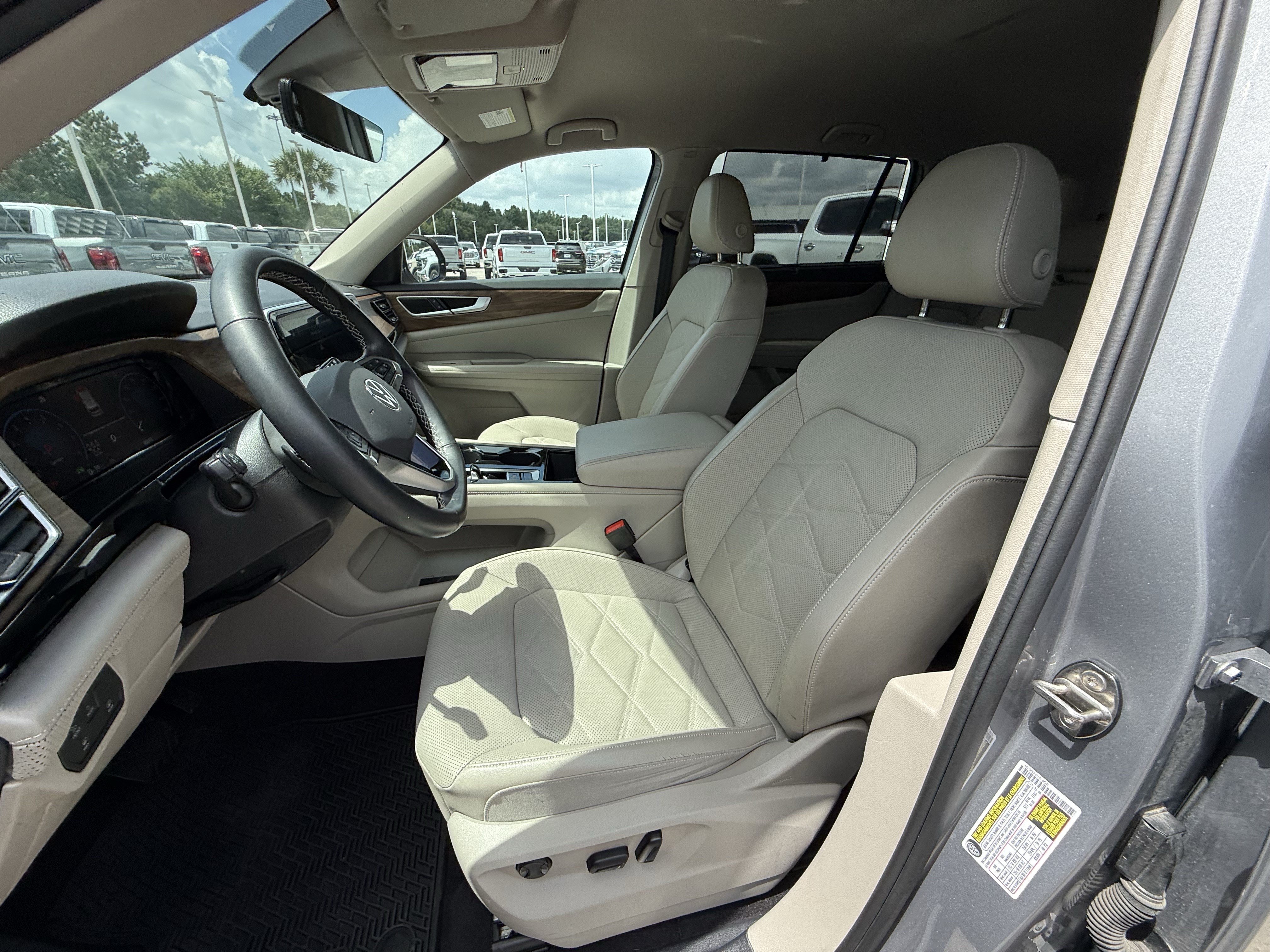 Used 2024 Volkswagen Atlas SE FWD image 27