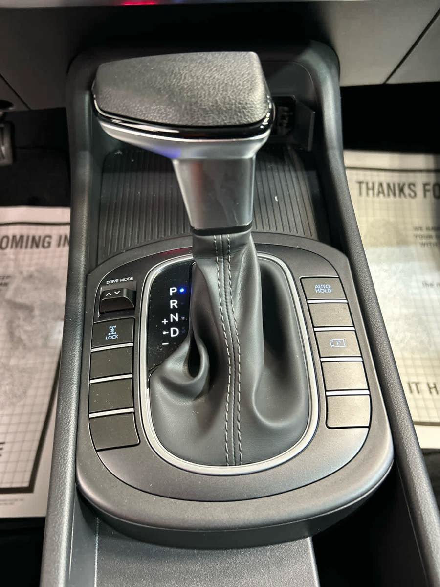 New 2027 Hyundai Kona SE AWD/4WD image 7