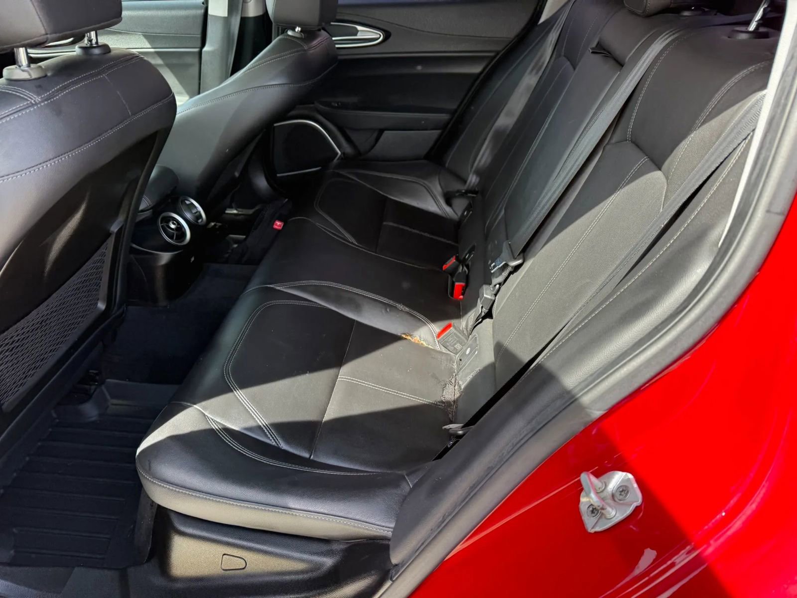 Used 2018 Alfa Romeo Giulia AWD image 15