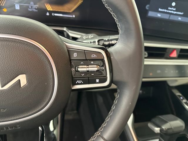 Used 2024 Kia Sorento S w/ Panoramic Sunroof Package image 16