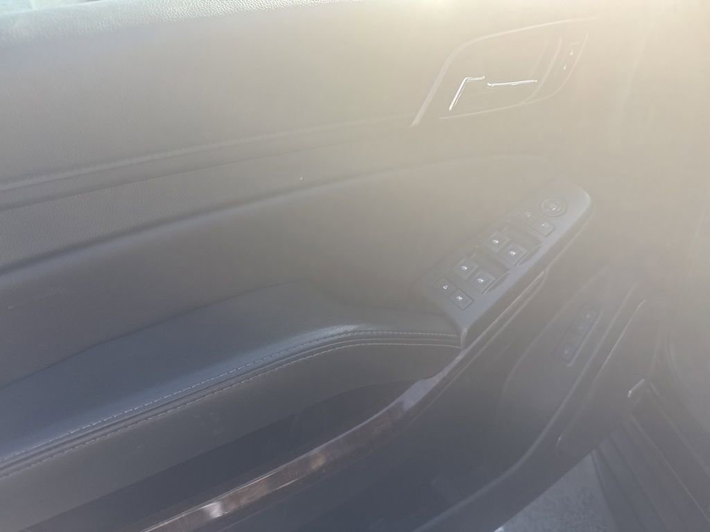 Used 2019 Chevrolet Suburban LT RWD image 11