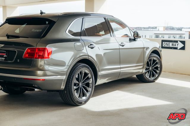 Used 2017 Bentley Bentayga image 65