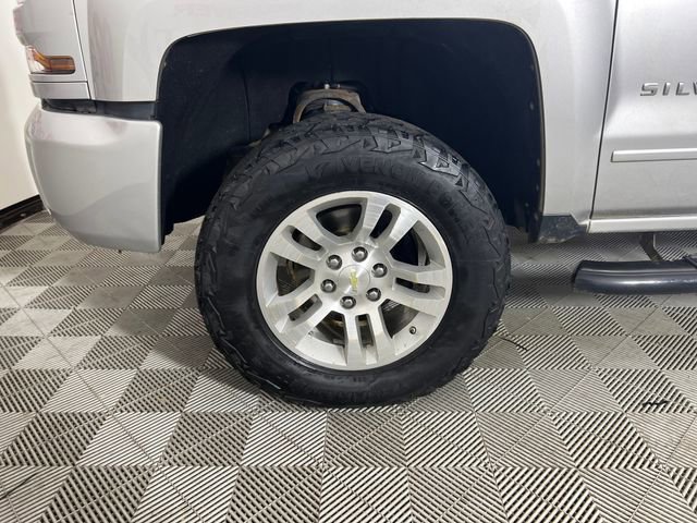 Used 2018 Chevrolet Silverado 1500 LT w/ All Star Edition image 24