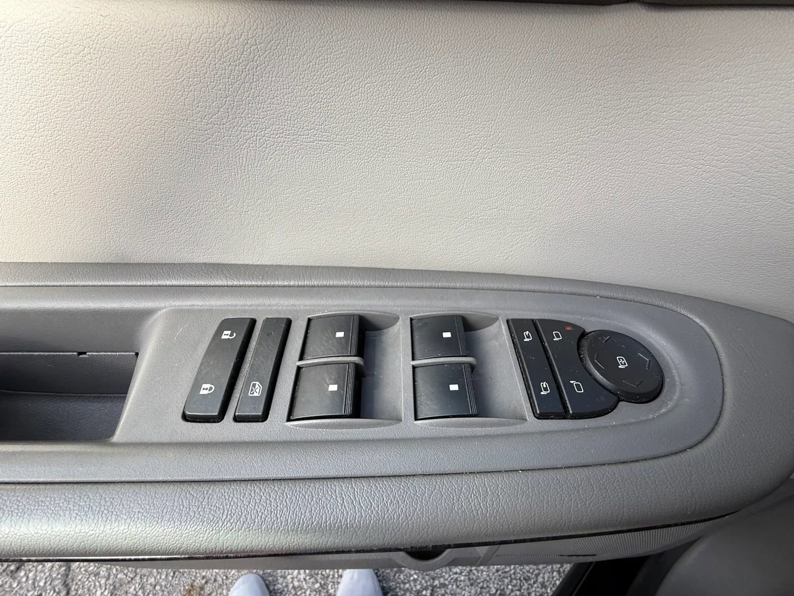 Used 2015 GMC Acadia SLT image 20