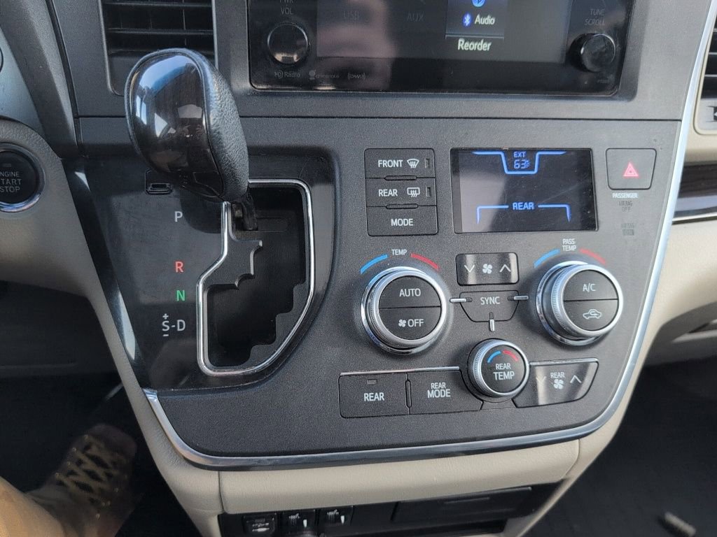 Used 2017 Toyota Sienna XLE w/ XLE Navigation Package image 16