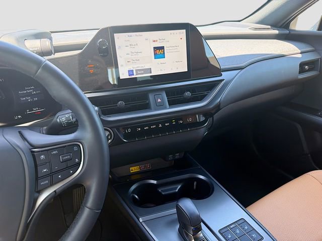 Used 2025 Lexus UX 300h FWD w/ Accessory Package (Z1) image 27