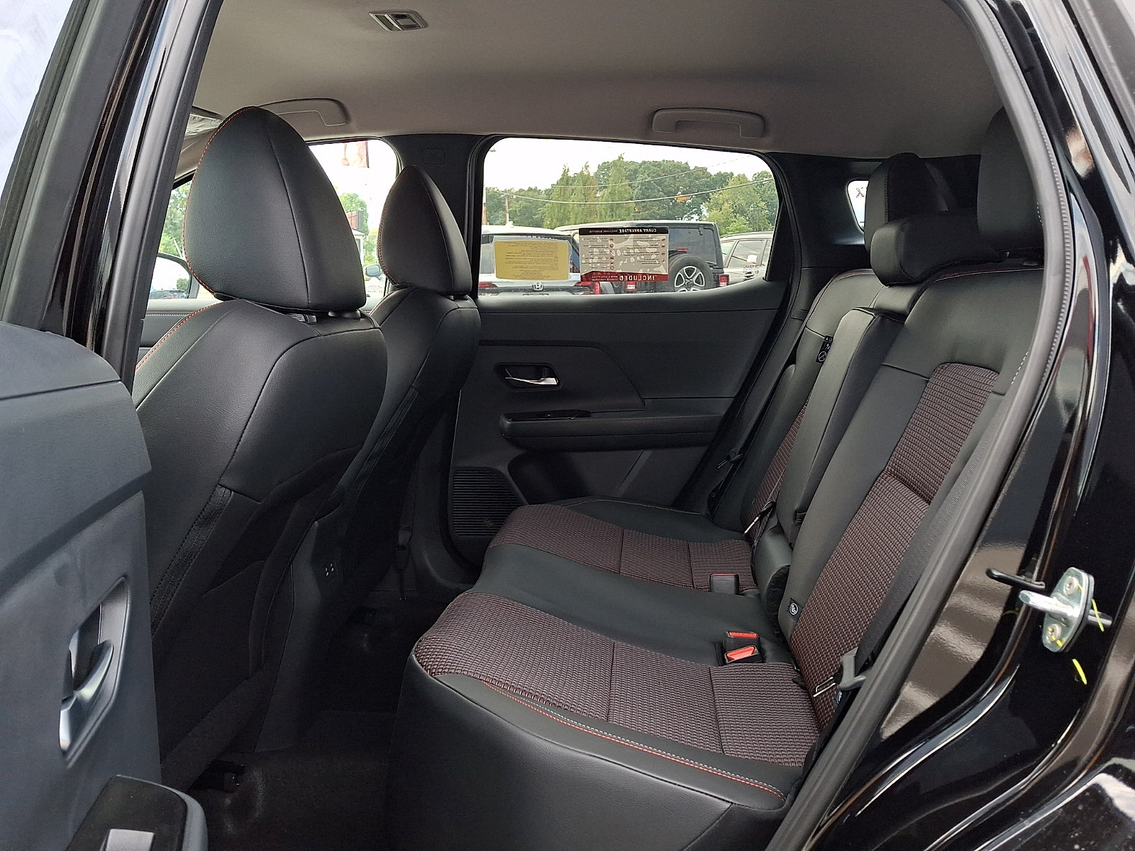 New 2027 Nissan Kicks SR AWD/4WD image 7