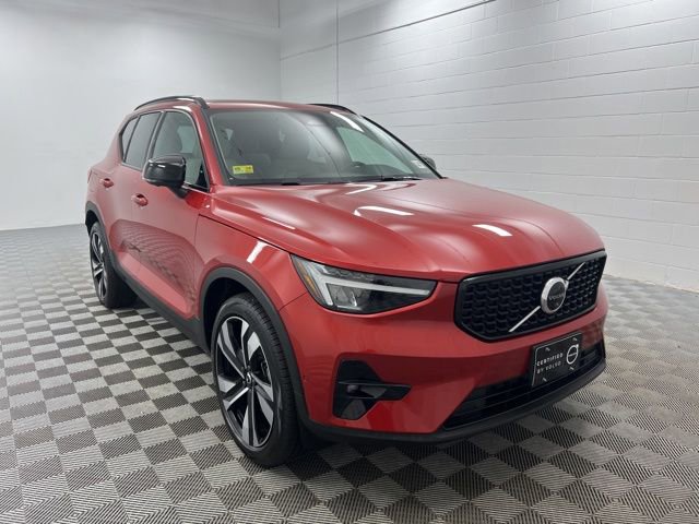Used 2023 Volvo XC40 B5 Plus w/ Driver Assist Package