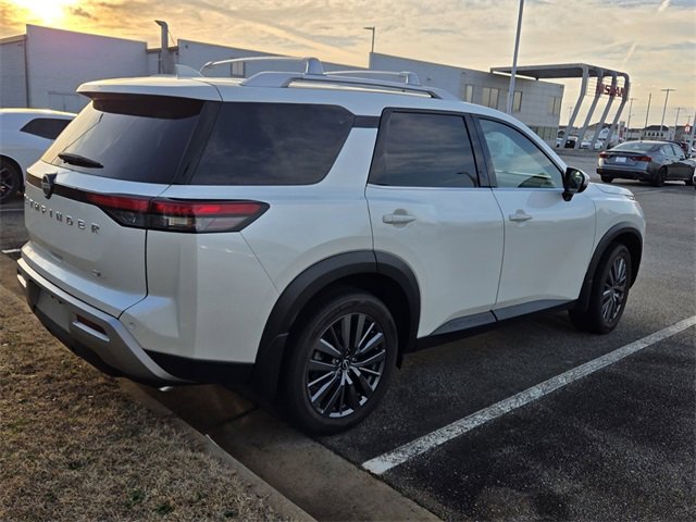 Used 2024 Nissan Pathfinder SL w/ SL Premium Package image 11