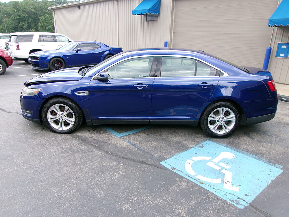 Used 2014 Ford Taurus SEL w/ Equipment Group 201A image 3