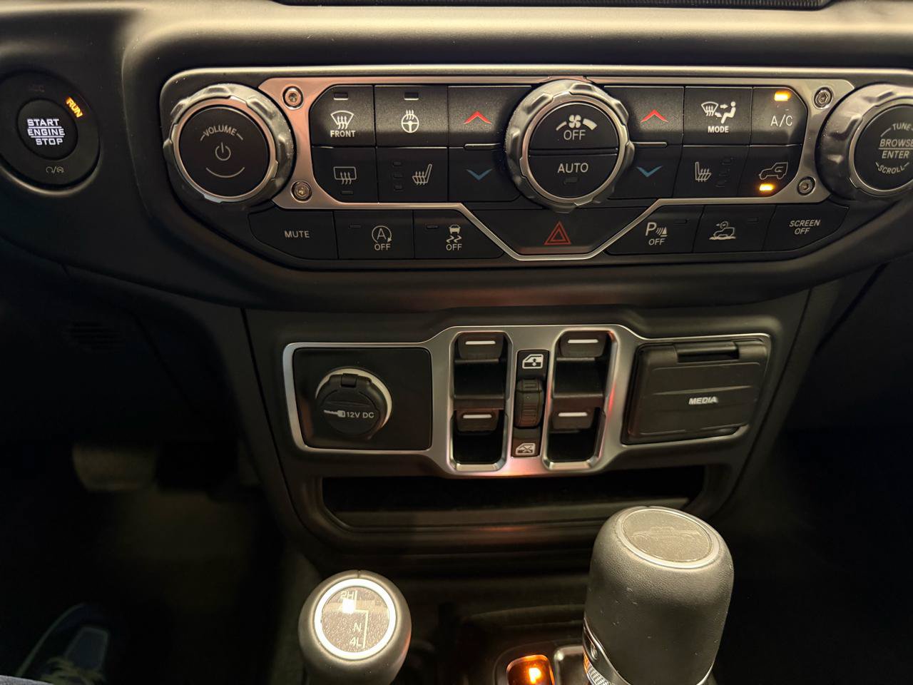 Used 2022 Jeep Gladiator Overland AWD/4WD image 20