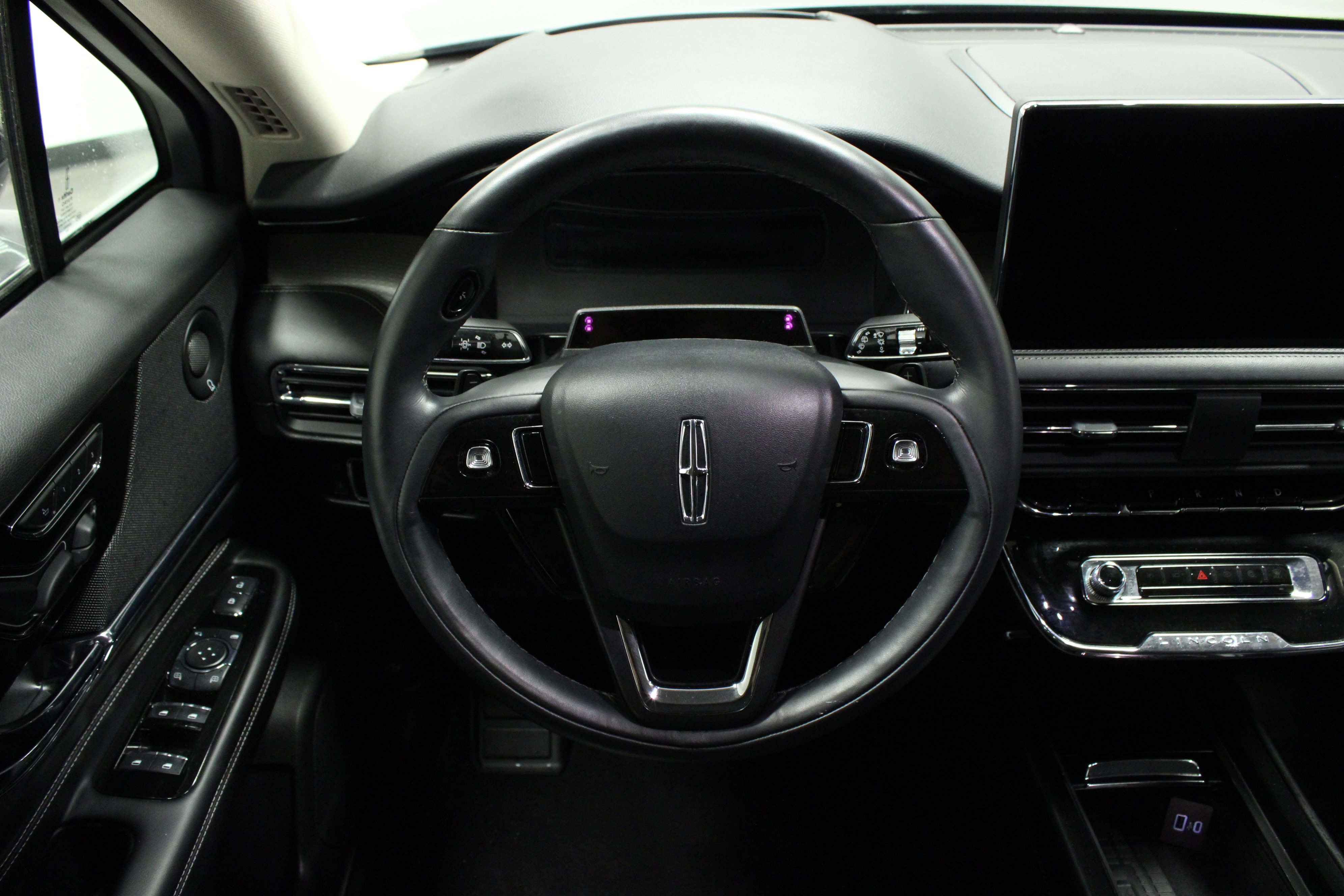 Used 2023 Lincoln Corsair Grand Touring image 23