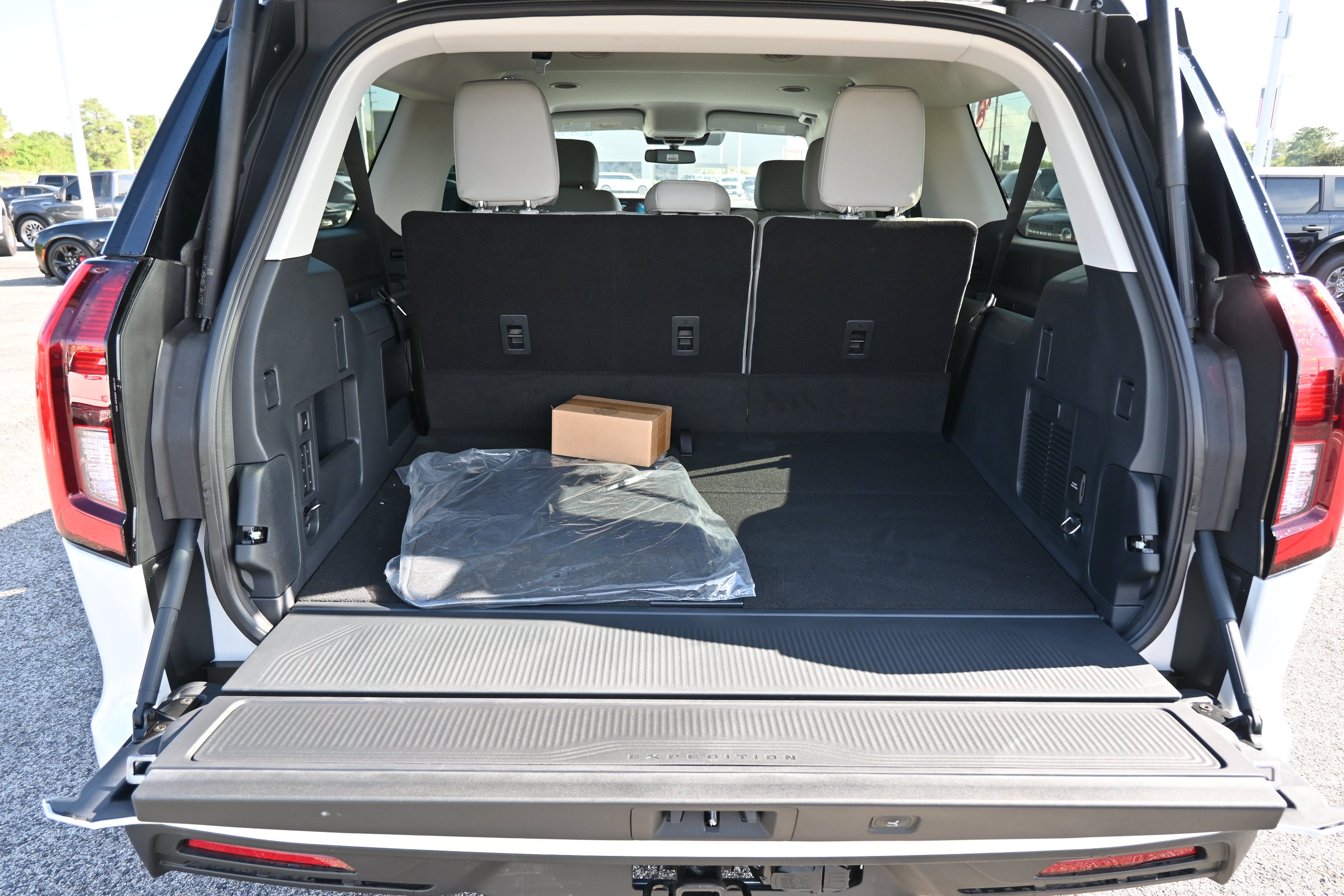 New 2027 Ford Expedition Max Active RWD image 7