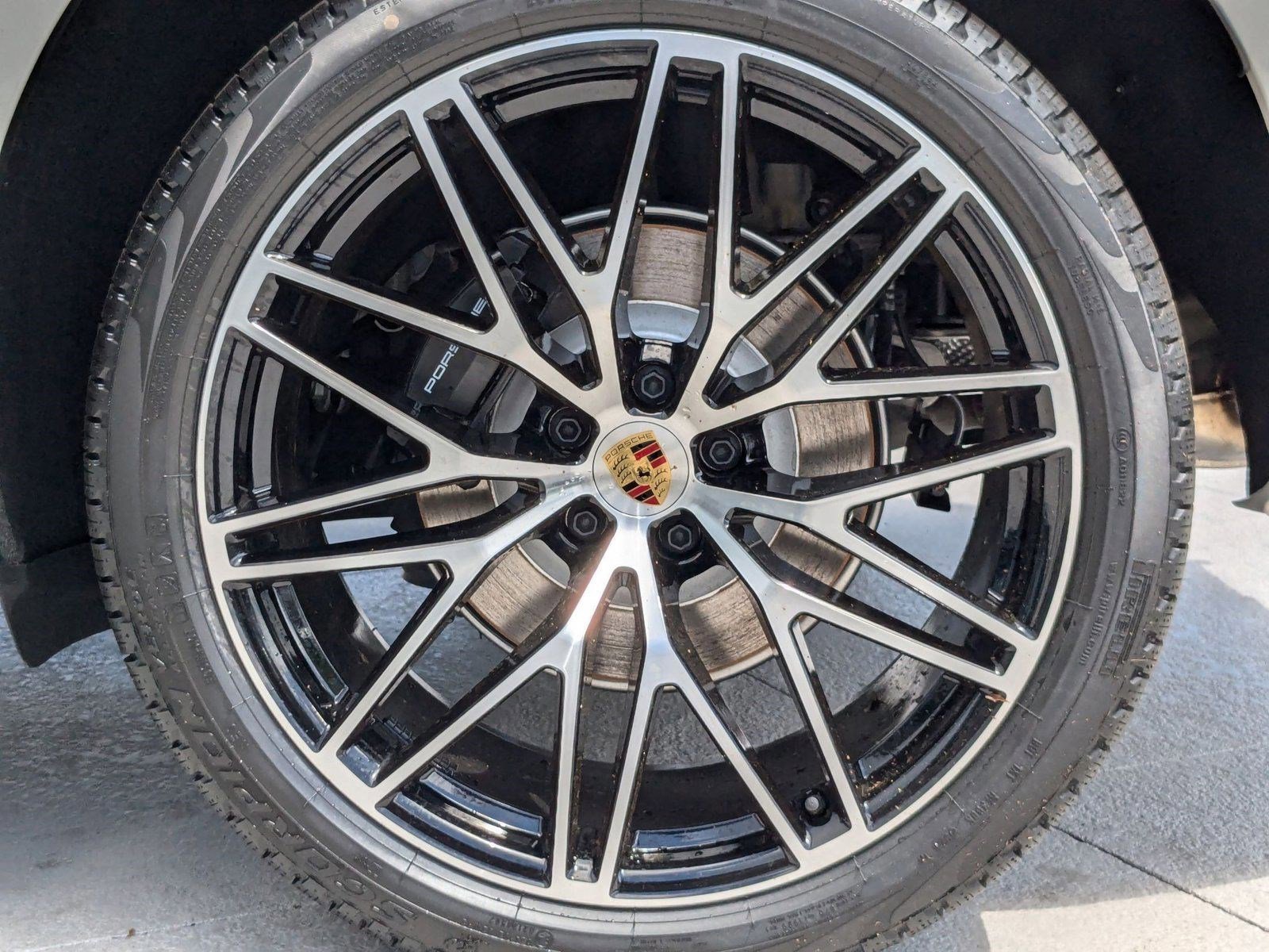 Certified 2025 Porsche Macan image 29