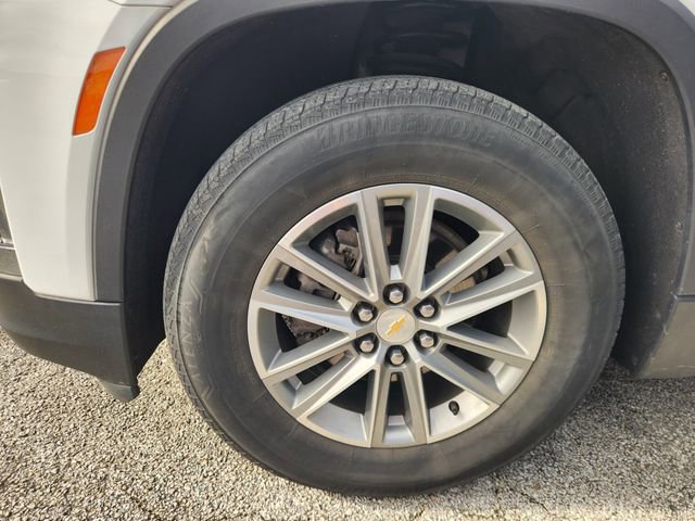 Used 2023 Chevrolet Traverse LT FWD image 9