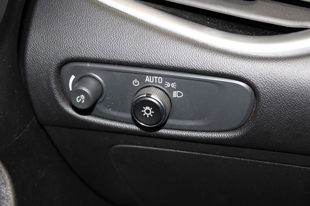 Used 2024 Chevrolet Malibu LT FWD image 38