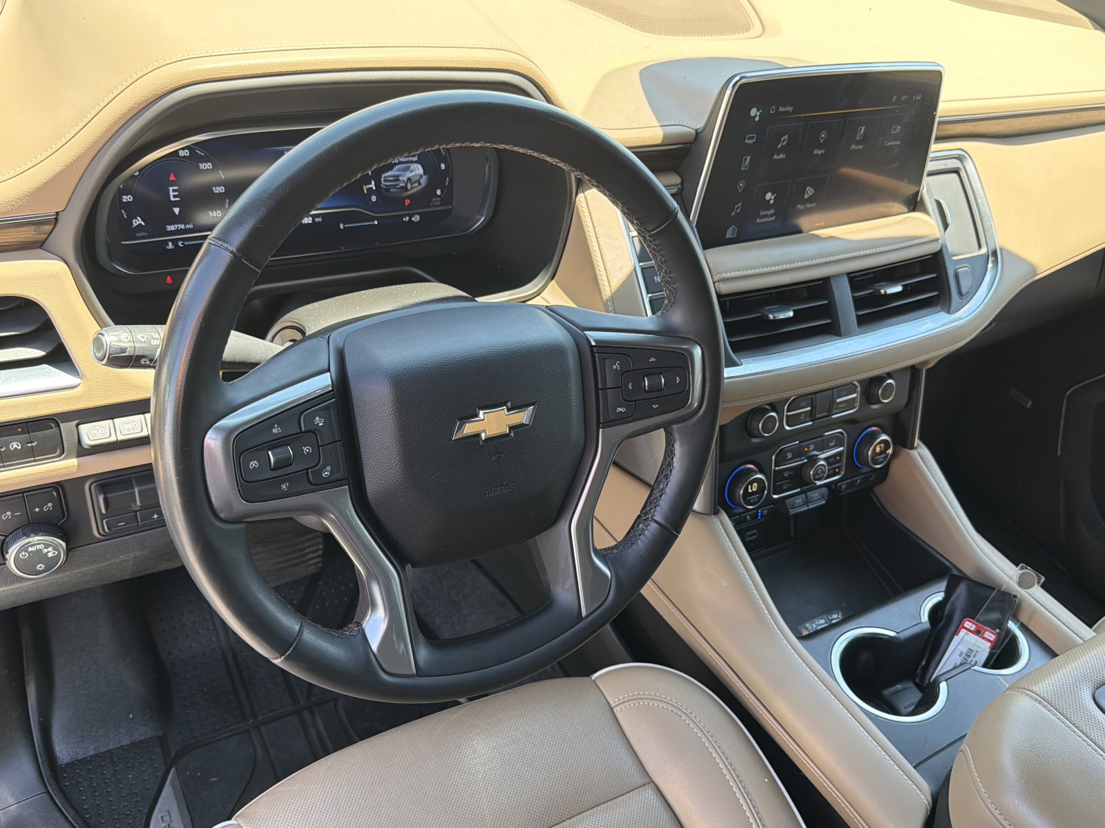 Used 2024 Chevrolet Suburban Premier w/ Premium Package RWD image 17