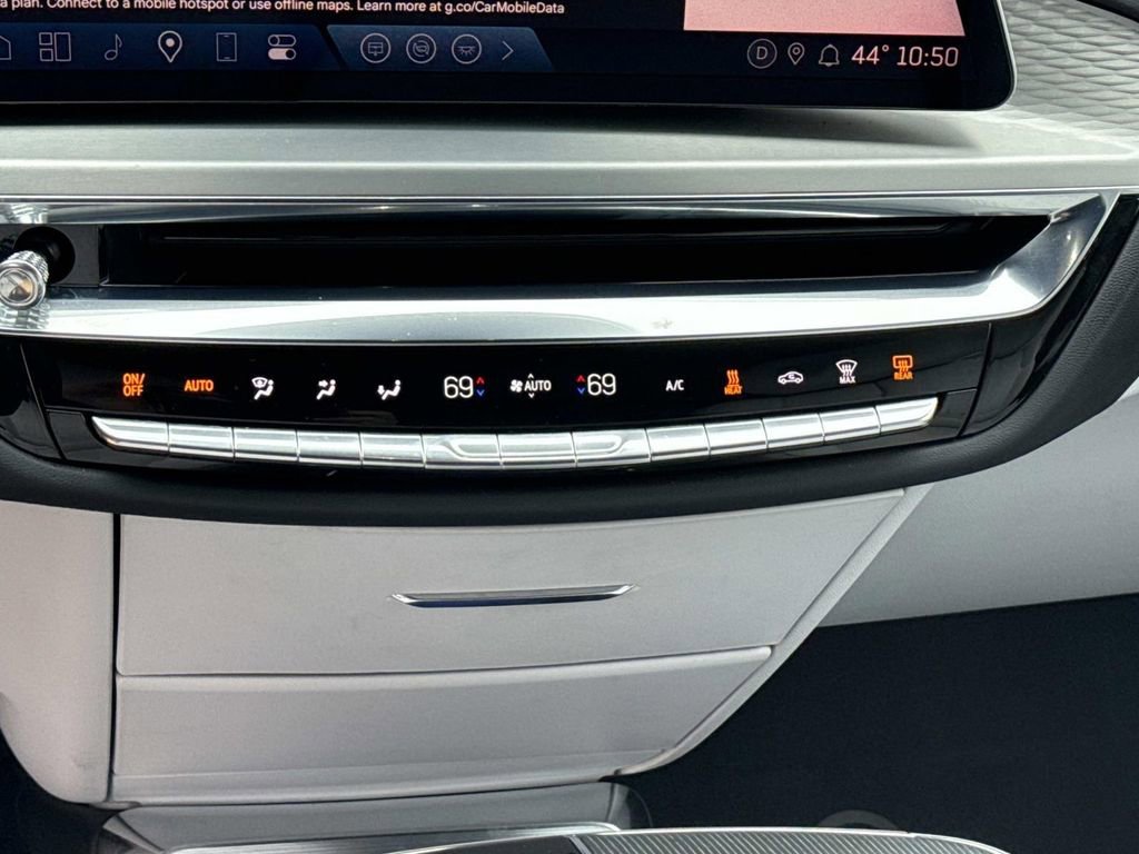 Certified 2024 Cadillac Lyriq Luxury image 24