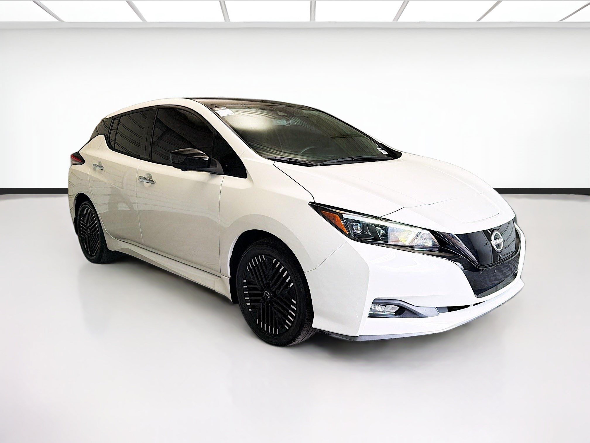 Used 2024 Nissan Leaf SV Plus FWD image 3