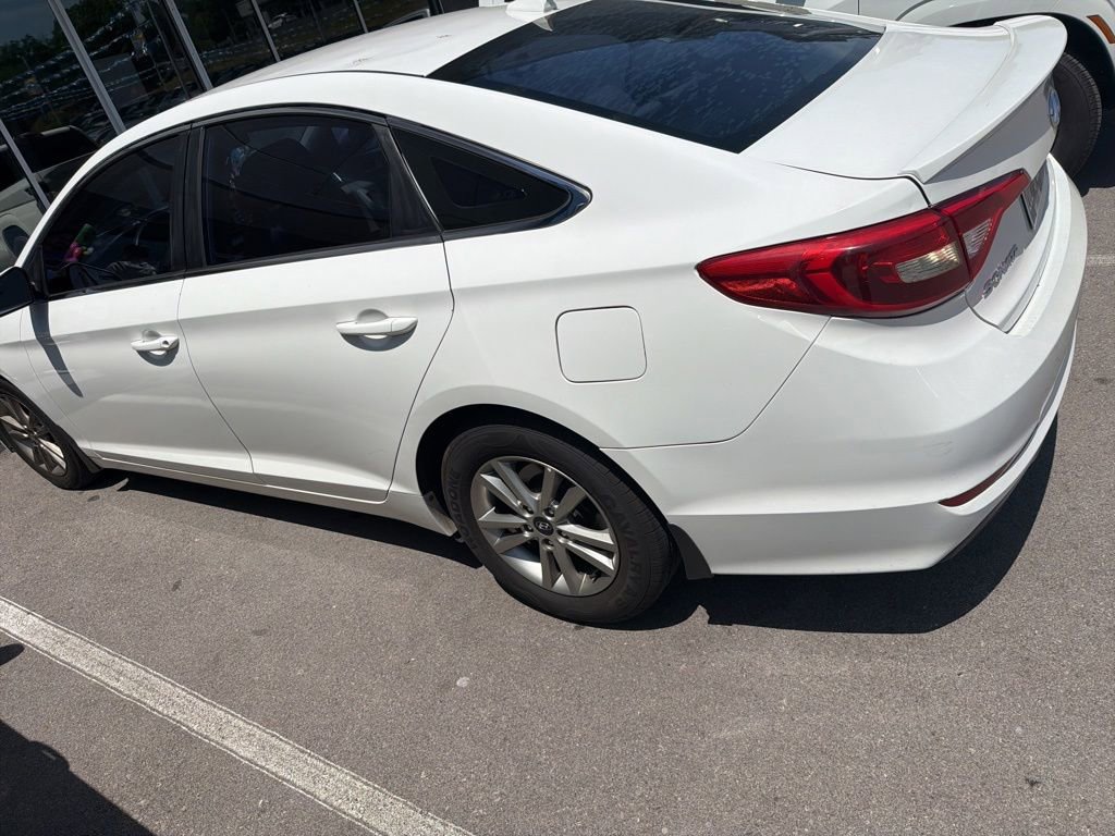 Used 2015 Hyundai Sonata SE FWD image 4
