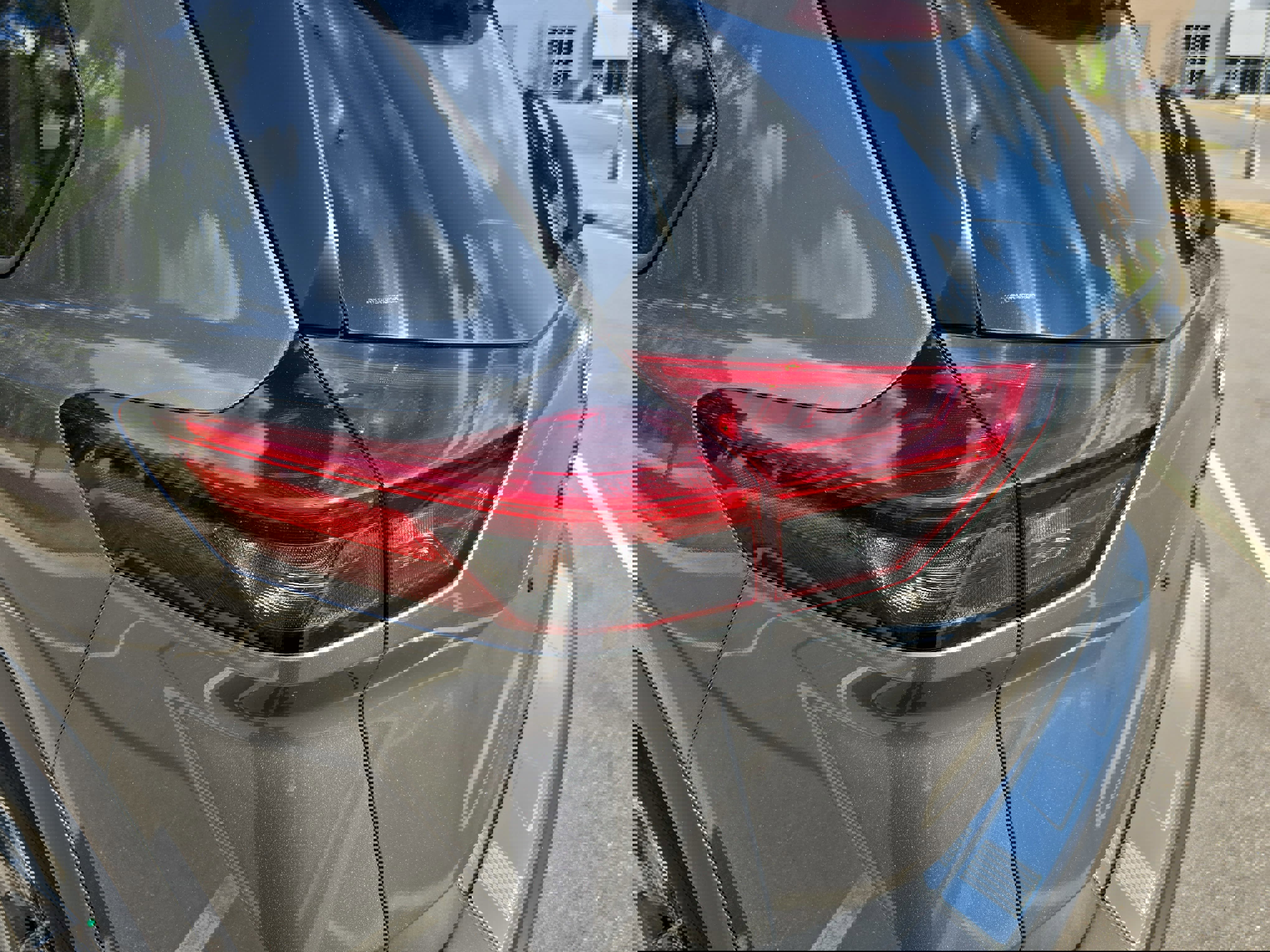 Used 2025 Nissan Rogue SV image 36