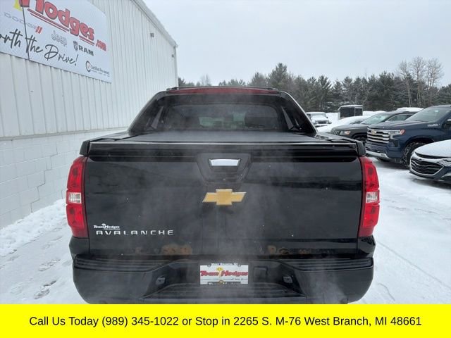 Used 2013 Chevrolet Avalanche LT image 10